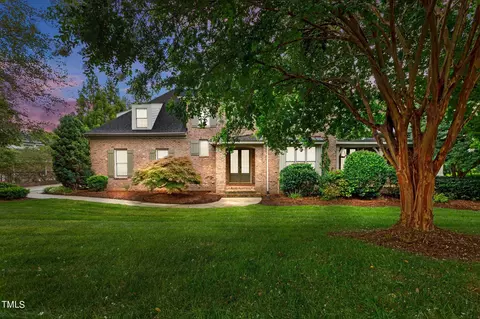 204 Glade Park Rd, Cary, NC 27518