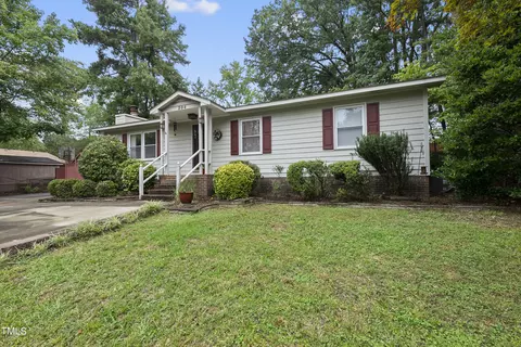 204 SW Maynard Rd, Cary, NC 27511
