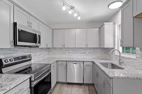 326 N Lombard St, Clayton, NC 27520