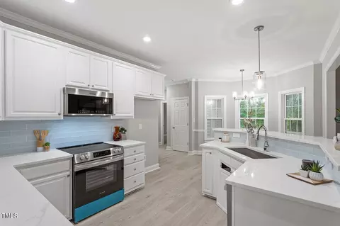 22 Carlton St, Clayton, NC 27520