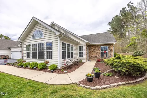 1197 Blue Bird Ln, Wake Forest, NC 27587