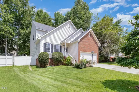 2313 Horizon Hike Ct, Raleigh, NC 27603