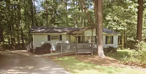 86 Holly Rd, Moncure, NC 27559