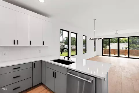 716 Brighton Rd #101, Raleigh, NC 27610