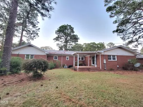 400 Harrill Cir, Spring Lake, NC 28390