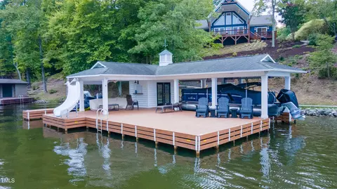 127 Pebble Dr, Leasburg, NC 27291