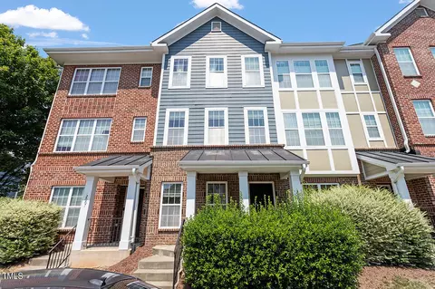 2003 Summerhouse Rd, Cary, NC 27519