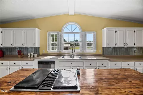 Kitchen - 7354 Brogden Rd, Smithfield, NC 27577 photo 2 of 4