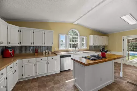 Kitchen - 7354 Brogden Rd, Smithfield, NC 27577 photo 3 of 4