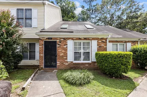 4 Riverwalk Ter, Durham, NC 27704