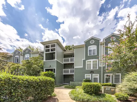 1121 Parkridge Ln #307, Raleigh, NC 27605