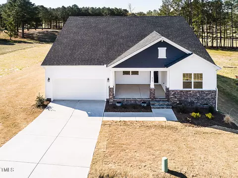 818 Barbour Farm Ln, Four Oaks, NC 27524