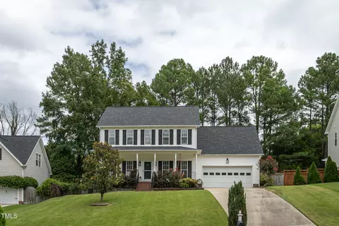 8524 Plimoth Hill Dr, Wake Forest, NC 27587