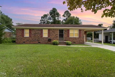 716 Queens Ave, Dunn, NC 28334