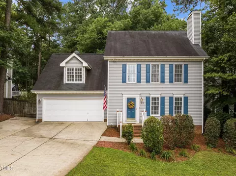 517 Cayman Ave, Holly Springs, NC 27540