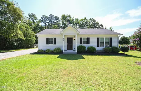 807 Iris St, Clayton, NC 27520