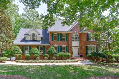 207 Versailles Dr, Cary, NC 27511