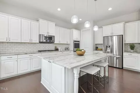 2440 Trenton Park Ln, Raleigh, NC 27607