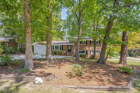 533 Greenwood Dr, Cary, NC 27511