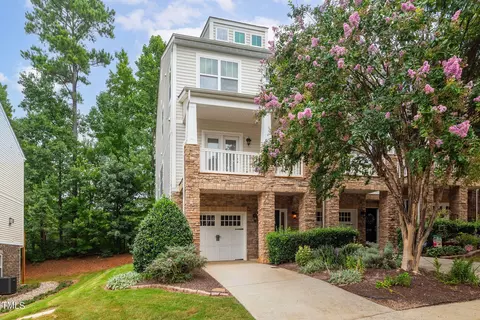 8720 Cypress Grv, Raleigh, NC 27612