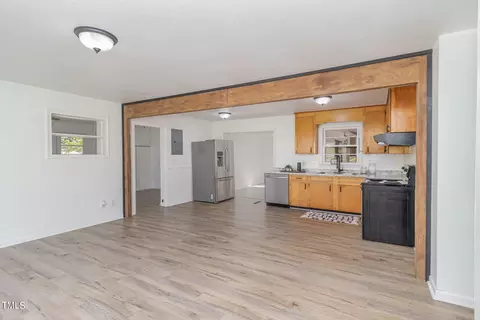 1806 Kenwood Ave, Spring Lake, NC 28390