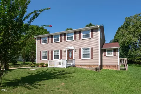 111 Smokehouse Ln, Cary, NC 27513