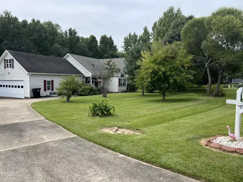 405 Rockvale Ct, Benson, NC 27504