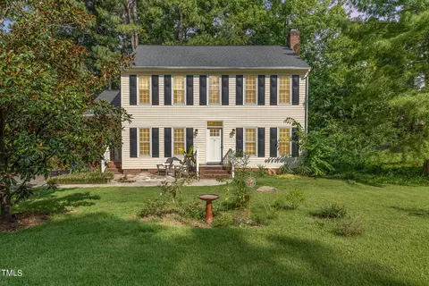2 Willowspring Pl, Chapel Hill, NC 27517