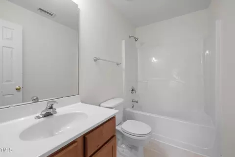 Bath - 7 Upton Ct, Durham, NC 27713 photo 6 of 6