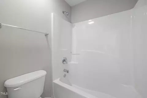 Bath - 7 Upton Ct, Durham, NC 27713 photo 2 of 6
