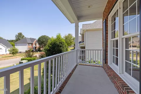 Exterior - 7 Upton Ct, Durham, NC 27713 photo 6 of 14