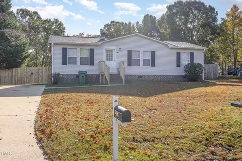 357 Jamestown Dr, Spring Lake, NC 28390