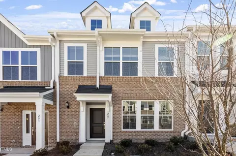 207 Chesapeake Commons St #80, Garner, NC 27529