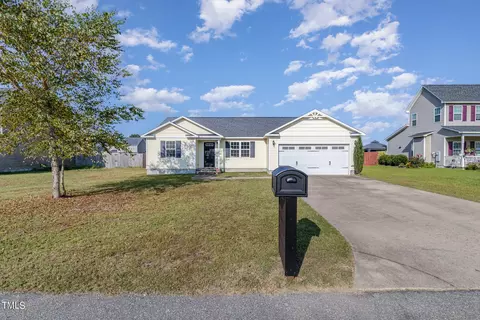 46 Hybrid Ln, Linden, NC 28356