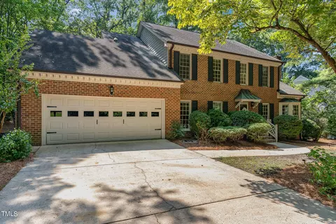 109 Lochfield Dr, Cary, NC 27518
