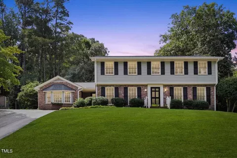 713 Pebblebrook Dr, Raleigh, NC 27609