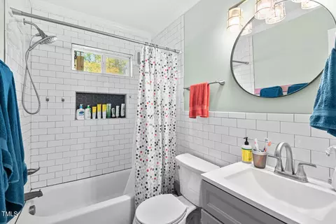 Bath - 2109 Farthing St, Durham, NC 27704 photo 2 of 2