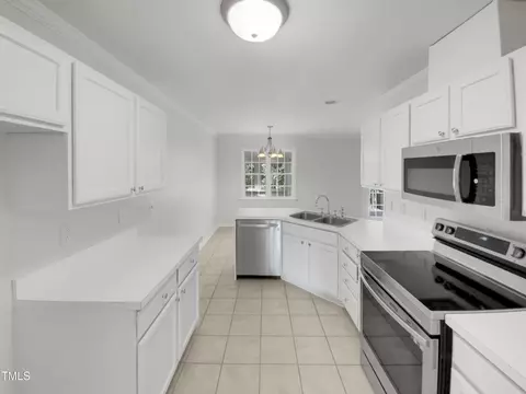 600 Avery St, Garner, NC 27529 photo 6