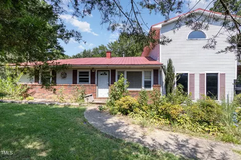 122 Roseville Loop Rd, Roxboro, NC 27574