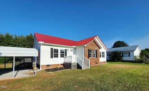 905 Warren Rd, Erwin, NC 28339 photo 3