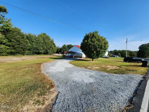 905 Warren Rd, Erwin, NC 28339 photo 12