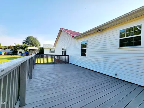 905 Warren Rd, Erwin, NC 28339 photo 10