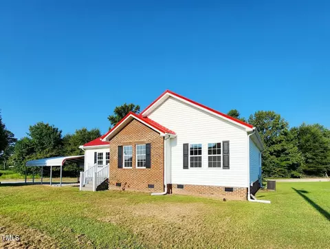 905 Warren Rd, Erwin, NC 28339 photo 4