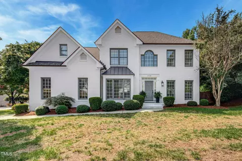 3728 Cliff Haven Dr, Raleigh, NC 27615