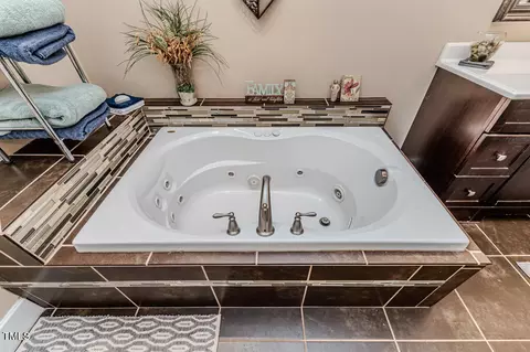 Bath - 3005 Nc 27 E, Coats, NC 27521 photo 3 of 5