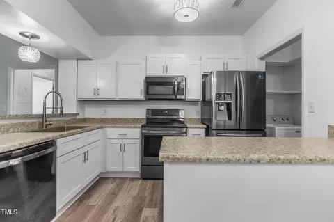 6011 Winterpointe Ln #101, Raleigh, NC 27606