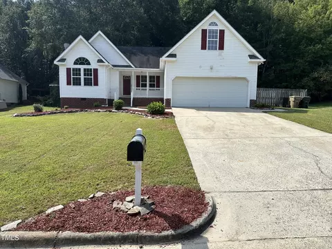 100 Wood Bend Ct, Clayton, NC 27520