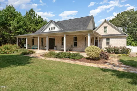 2153 Traders Dr, Burlington, NC 27215