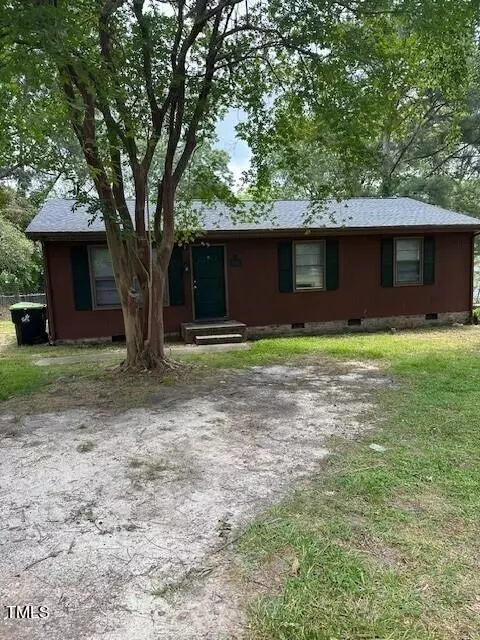 902 N Lee St, Zebulon, NC 27597