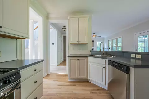 706 E Holding Ave, Wake Forest, NC 27587 photo 11